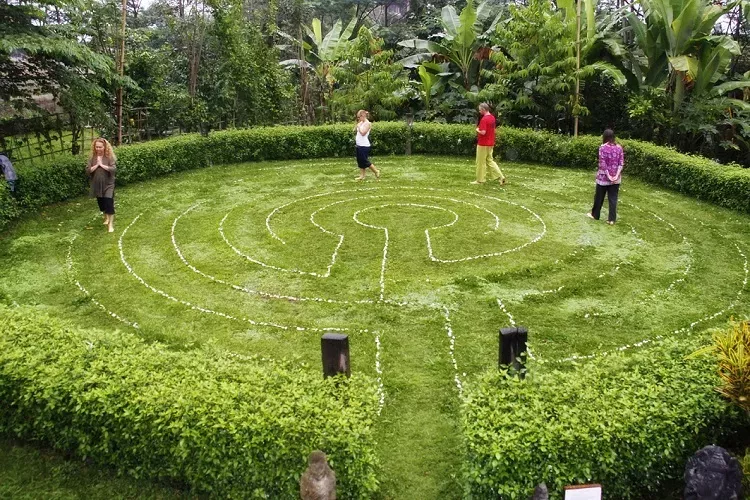 Serene meditation space at a silent retreat in Bali, epitomizing digital detox travel experiences